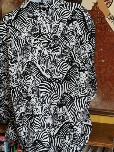 NUEVO - Blusa Alfred Dunner Estampado Zebra Completa TALLA 18 - Imagen 3 de 3
