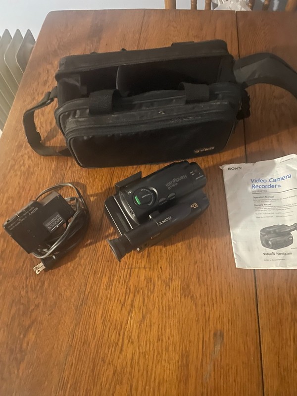 Sony Video Recorder.  Video 8 Handycam.  TR28/TR30