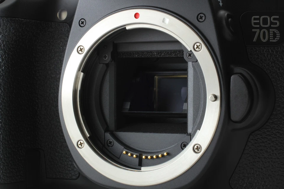 Only 35 shots [Almost Unused] Canon EOS 70D 20.2MP Digital SLR Camera Body JAPAN - Image 3 of 4