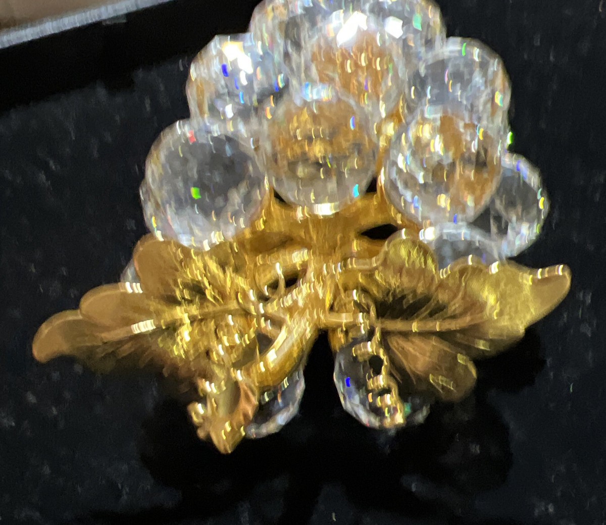 Swarovski Crystal and Gold 29 Grapes Cluster 7550 NR 20029 Swarovski Crystal and Gold 29 Grapes Cluster 7550 NR 20029