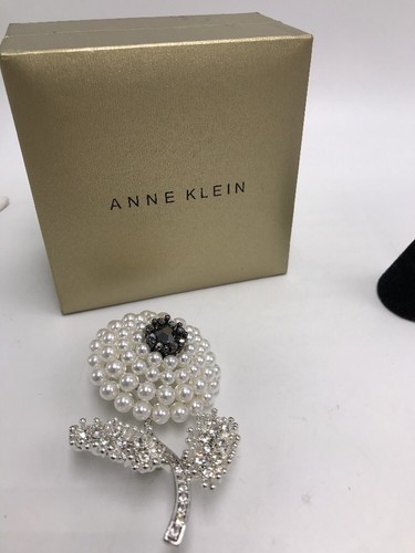 $35 Anne Klein Gold Tone & simulated large pearl flower brooch Pin a4 - Picture 6 of 11
