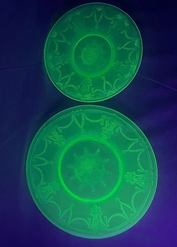 URANIUM GLASS Anchor Hocking CAMEO BALLERINA Plates 8" And 6”  * LOT OF TWO *