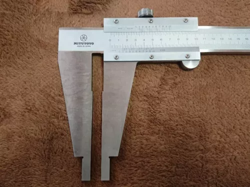 [Rare item] Mitutoyo vernier caliper C100/1000mm with case limited From JAPAN