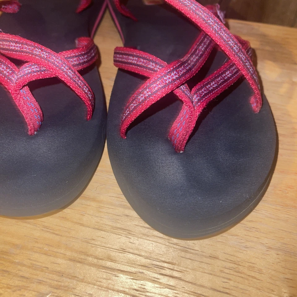 Sandalias de cuña Teva chanclas talla 10W correas rojas para mujer’s Foto 3 de 4