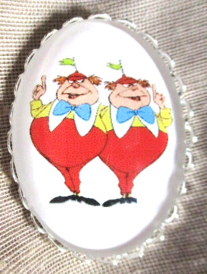 XL CAMEO BUTTON - ALICE IN WONDERLAND'S TWEEDLE DEE & TWEEDLE DUM - 1-1/2