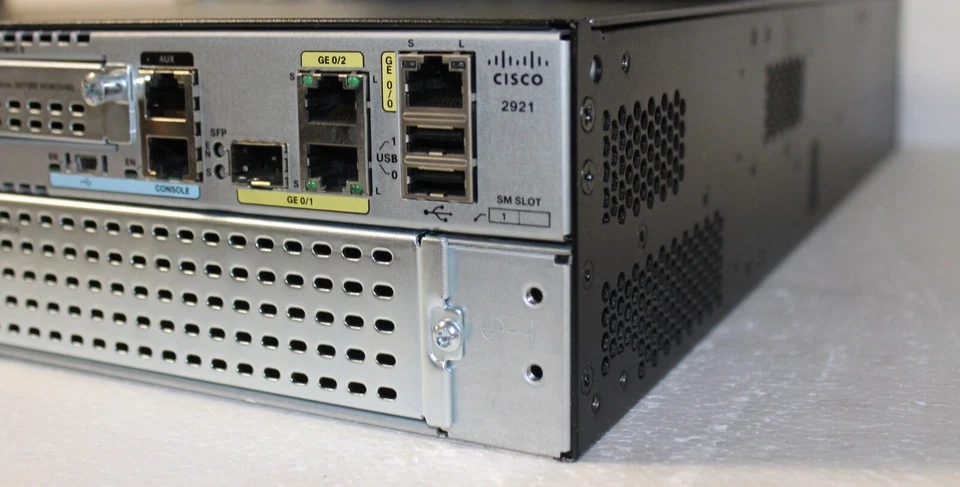 Cisco2921-V/K9 3 Port Voice Bundle Gigabit 1 SFP Router 512MB/256MB PVDM3-32 - Image 2 of 4