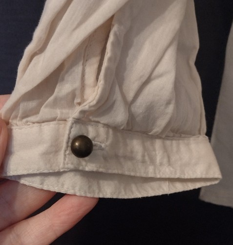 Ladies Blouse Long Sleeved Beige Brown/ Bronze Buttons Ruffle Detail H&M Eur 32 - Picture 3 of 5