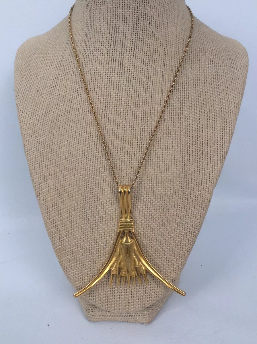 Metropolitan museum of art hotsell necklace