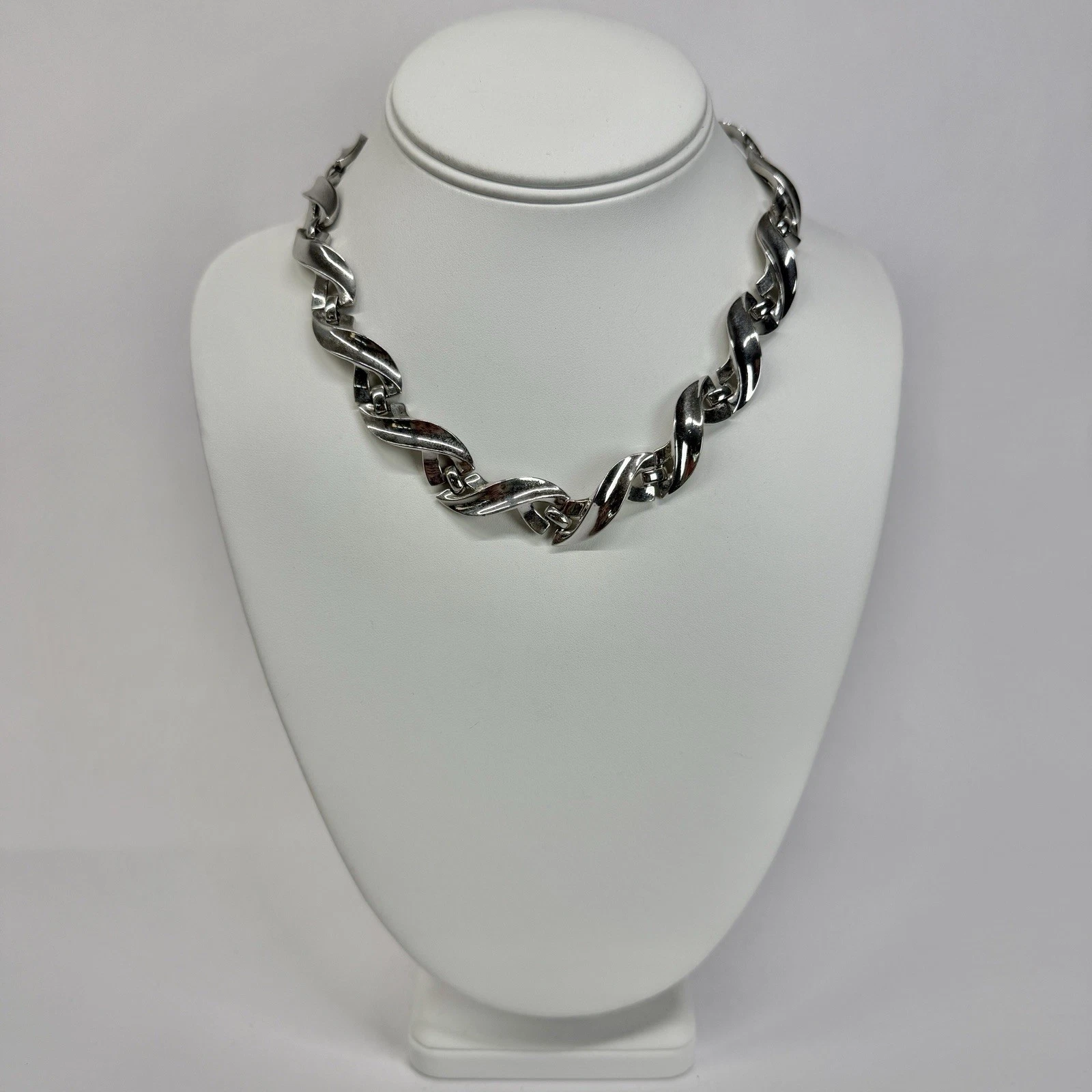 TRIFARI Ribbon Chain Demi Parure Silver Tone Vintage Necklace Jewelry N551