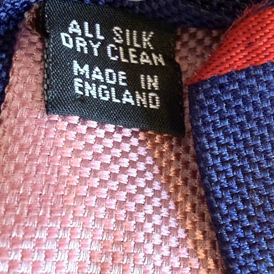 Corbata Thomas Rosa Para Hombre Rayas Rojas Seda Formal Negocios Clásica $125 Foto 3 de 4