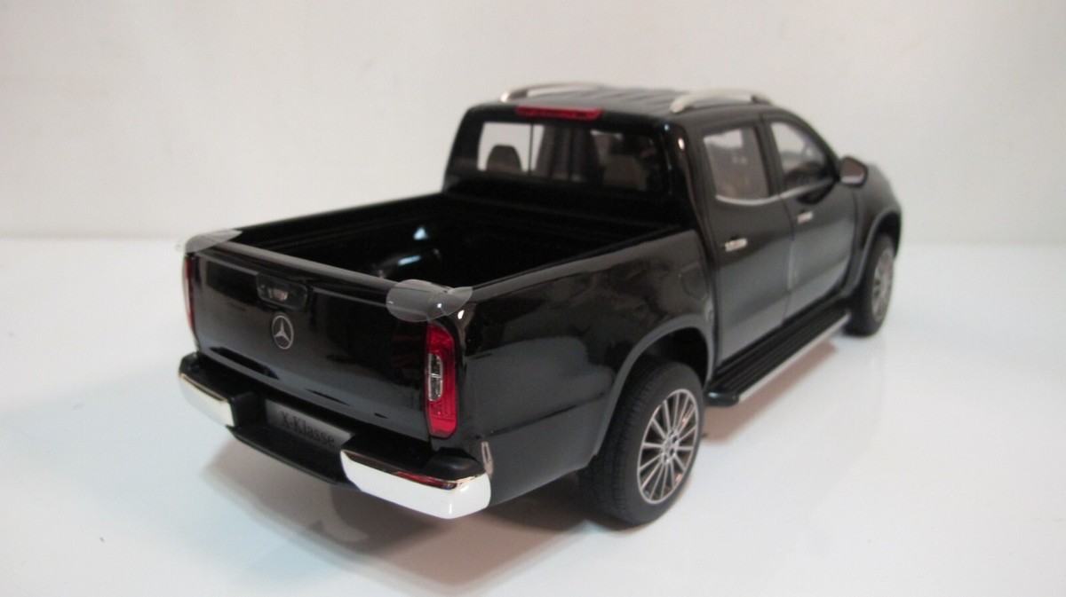 1:18 NOREV MERCEDES BENZ X-KLASSE W470 BLACK FULL OPENED