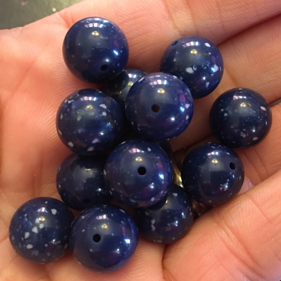 Lote de cuentas redondas Lucite recubiertas de confeti vintage azul medianoche blanco y ópalo Foto 4 de 4