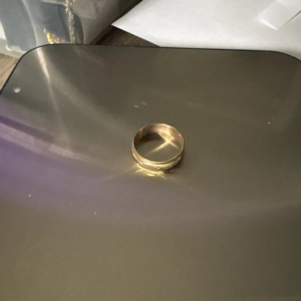 Size 10.5/11 Wedding Band 14k Gold For Men Weight 5grams - Image 2 of 3