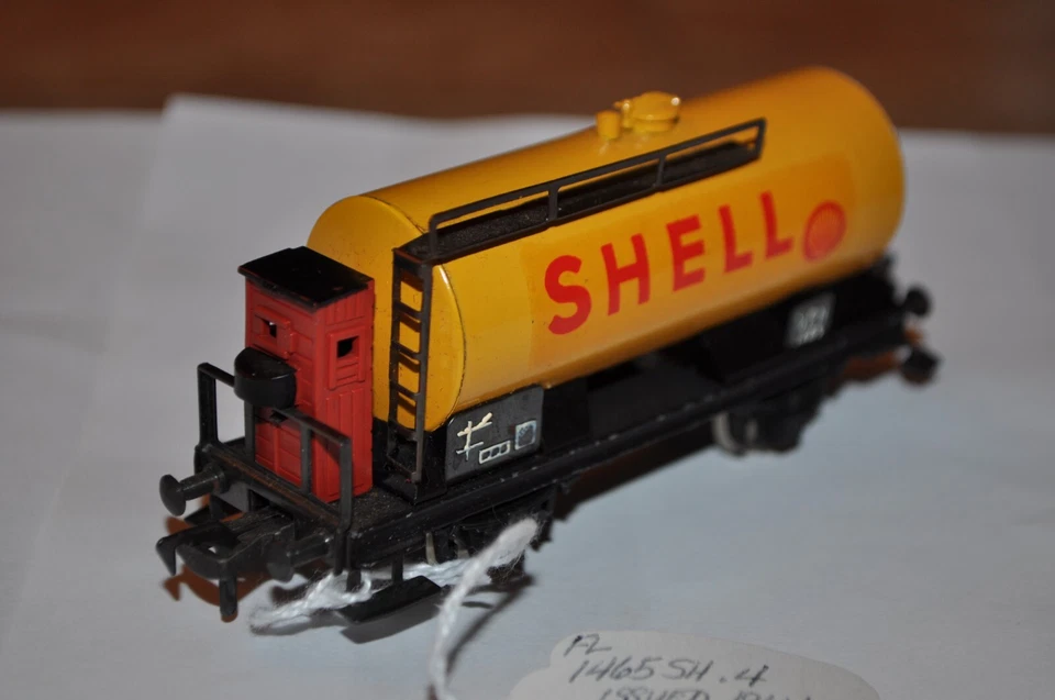 Fleischmann (1465 SH) (.4 Version) - 2-axle Tank Car w/Brake Cabin (SHELL) - #1 - Image 3 of 4