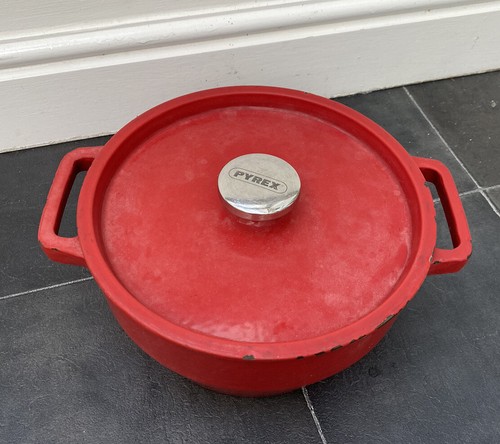 Pyrex Red Cast Iron Heavy Casserole Pot Stove Stew Slow Cooker 25cm 4Lt - Picture 2 of 10