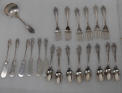 WALLACE GRAND BAROQUE STERLING SILVER FLATWARE FORKS KNIVES SPOONS 21 PIECES