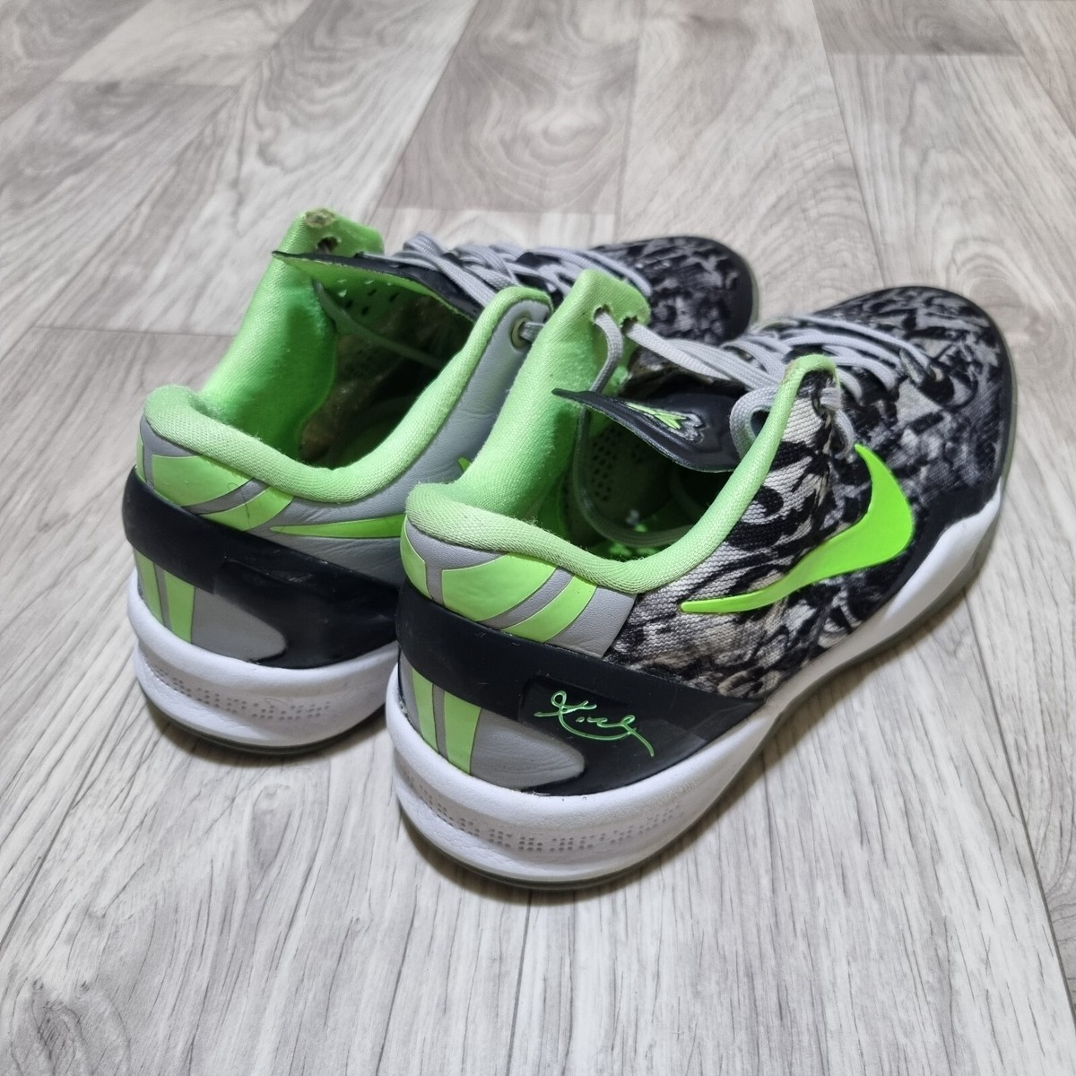 Nike Kobe 8 VIII System Graffiti Sneakers Low Trainers Shoes Nike Kobe 8 VIII System Graffiti Sneakers Low Trainers Shoes