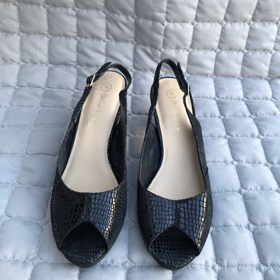 Bella Vita Slingback Leather Heel Shoe w/ Strappy Pattern and Open Toe Size 10 W - Image 2 of 4