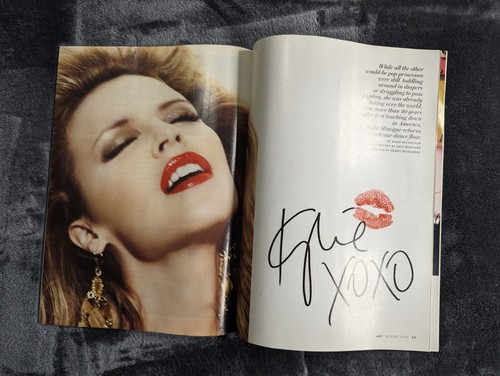 OUT Magazine - August 2010 with Kylie Monogue Feature, Cover - Imagen 3 de 5