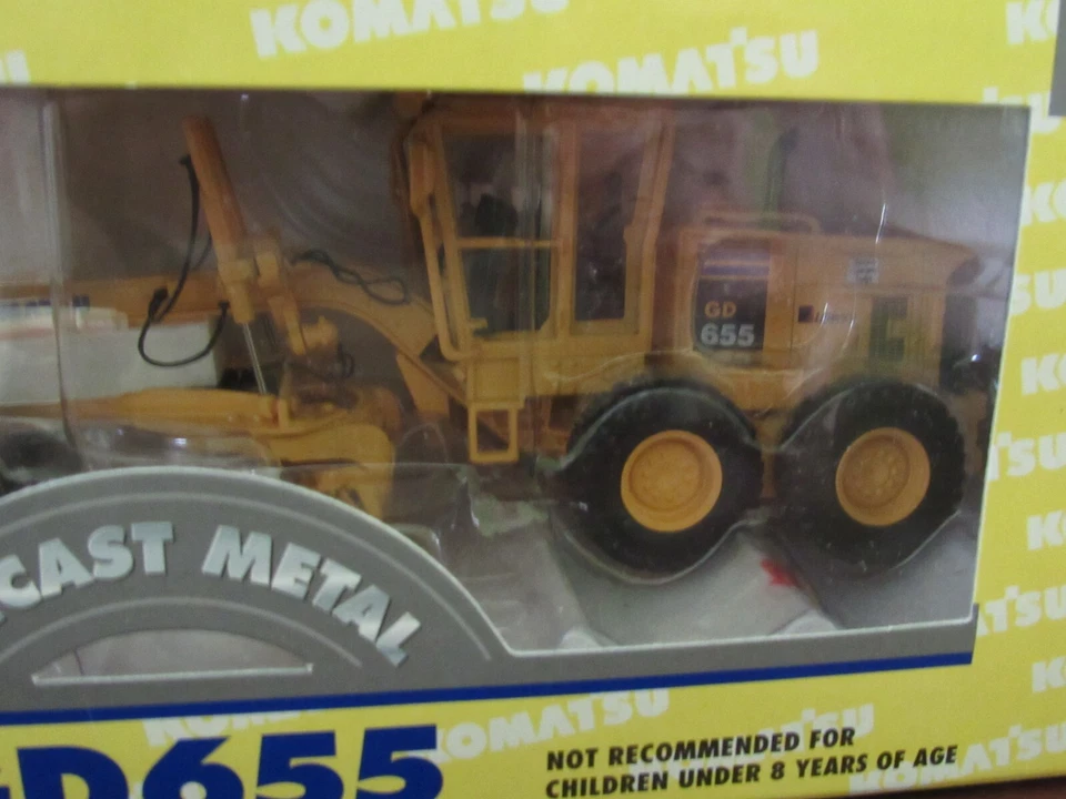 FIRST GEAR 1/50 KOMATSU IOWA GD655 MOTORGRADER W/SNOW EQUIPMENT - NIB - Image 4 of 4