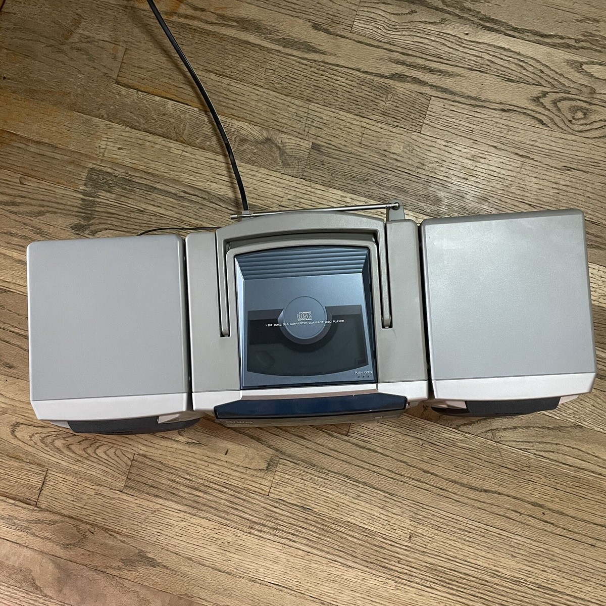 Aiwa CA-DW247U Carry Component System with CD Player/ Dual Tape