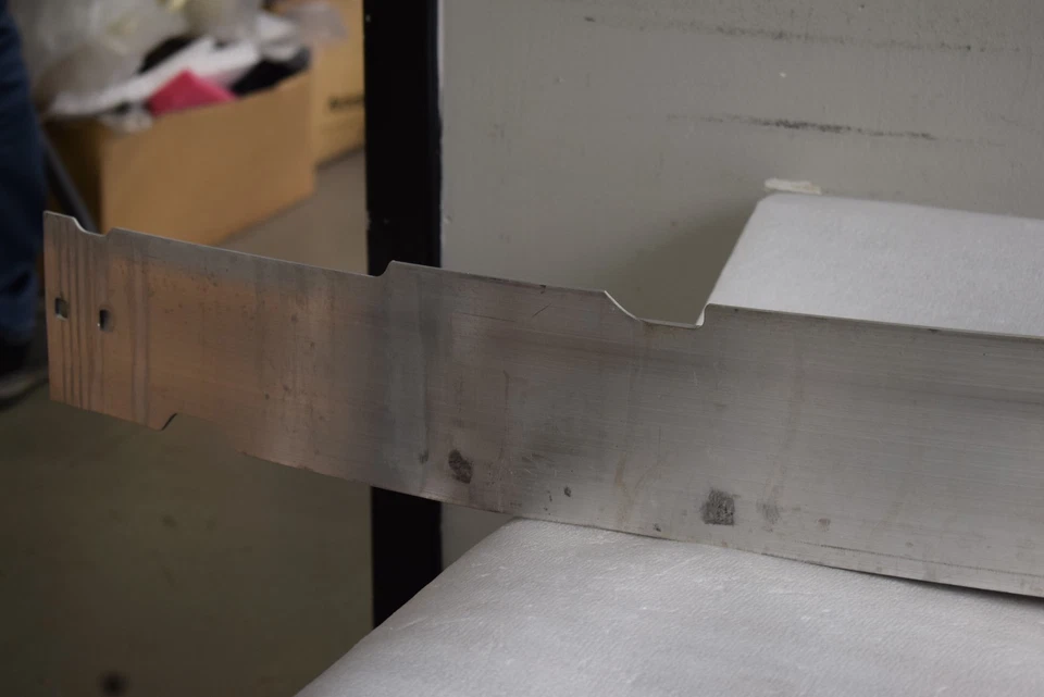 Barra de refuerzo delantera Mercedes Benz C300 C350 2012-2014 OEM de fábrica Foto 2 de 4