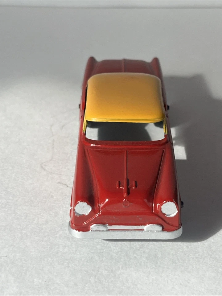 1955 年 Tootsie 玩具 Oldsmobile 98 假日双色红色/黄色玩具车收藏品 — 第 3/4 张图片