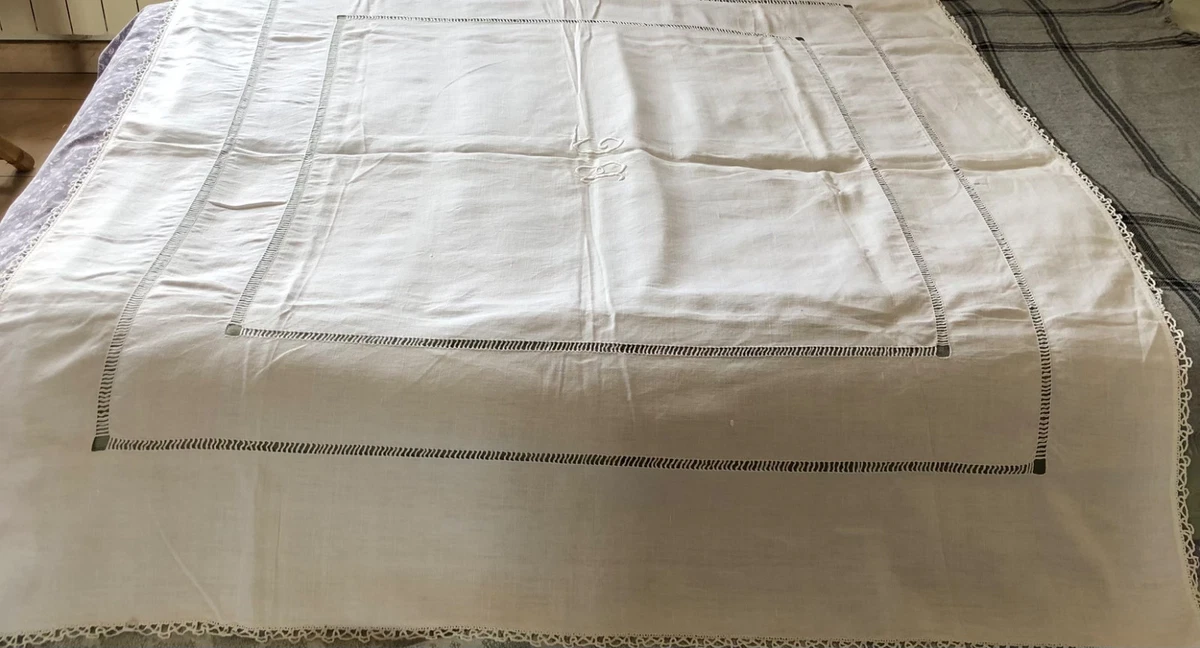 Nappe ancienne blanche coton brodée J I (2) - Linge de maison