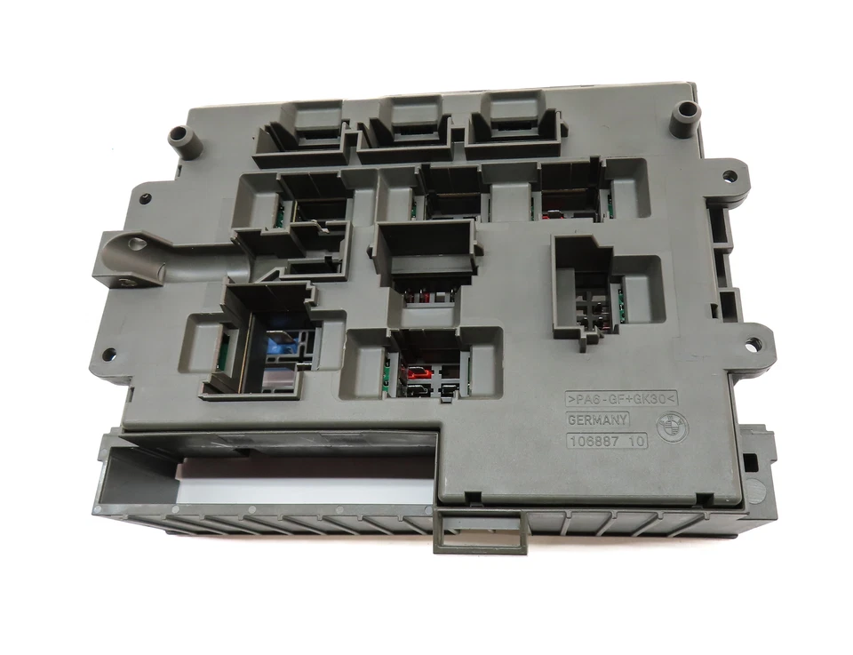 BMW X1 (E84) 2014 2,0 L (N20) motor delantero distribución de potencia panel de caja de fusibles Foto 4 de 4