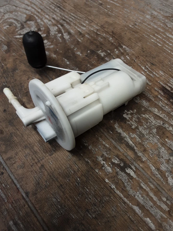 Yamaha FZ-09 FZ09 MT09 MT09 MT-09 2014 14-17 conjunto de unidad de envío de bomba de combustible de gasolina Foto 4 de 4