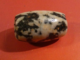 ANCIENT NEOLITHIC GNEISS GRANITE BARREL BEAD SUPREME WEAR 19.1 11.4 MM