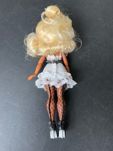 LOL Surprise O.M.G. Blond Fashion Doll - Speedster Doll Different Outfit - Picture 2 of 2