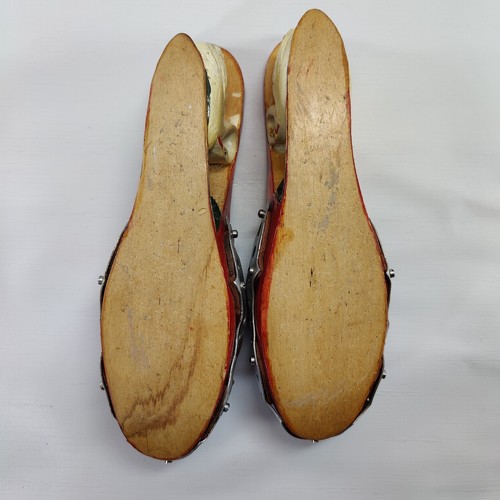 Vtg Wood Shoes Hand Carved Novelty Wedges Swan Heel Approx Size 5 Women's - Picture 5 of 12