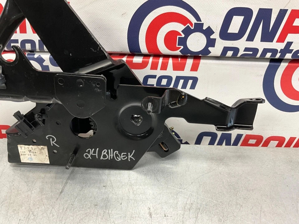 Nissan 350Z 2005 convertible pasajero derecho Tonneau mecanismo de elevación OEM 24BHQEK Foto 2 de 4