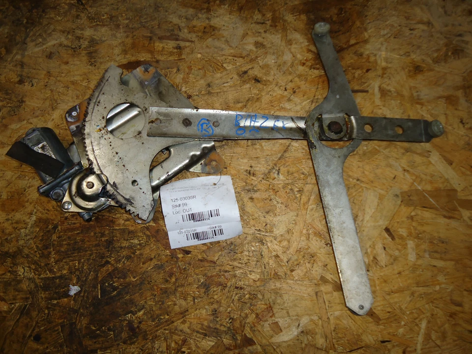 2000 GMC JIMMY FRONT RIGHT POWER WINDOW REGULATOR WITH MOTOR - Image 4 of 4