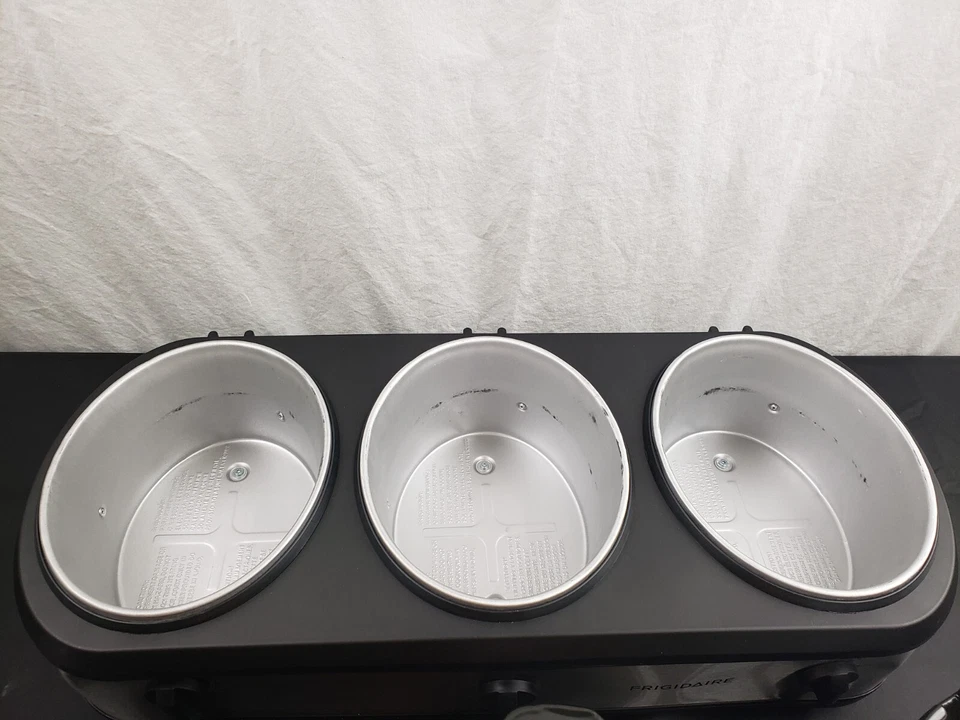 New FRIGIDAIRE 3-2.5qt Pot Slow Cooker Buffet Server Food Warmer Stainless -DENT - Image 3 of 4