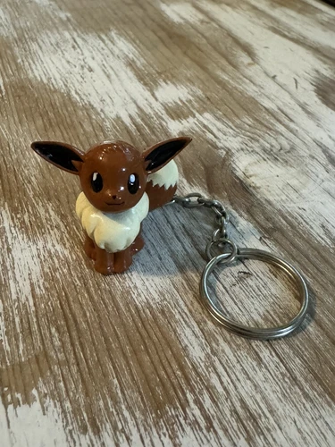 Rare Vintage EEVEE FIGURE- 1999 Pokemon Burger King Keychain Toy