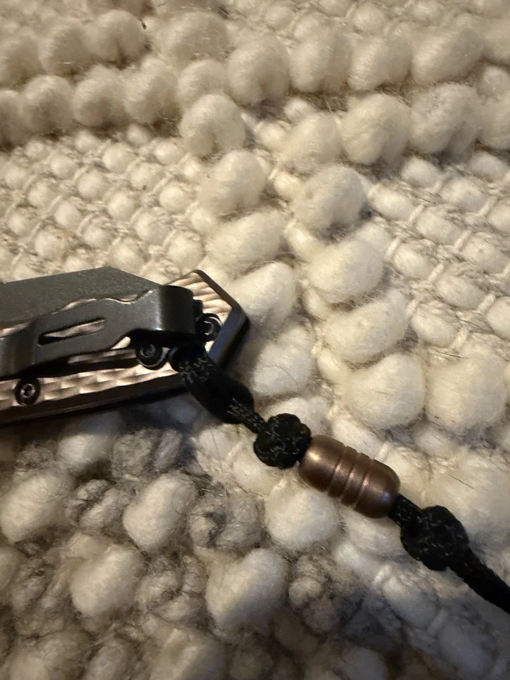 Navaja de Bolsillo Plegable Inmunidad Parcial Hecha en Banco - Excelente Estado Foto 4 de 4