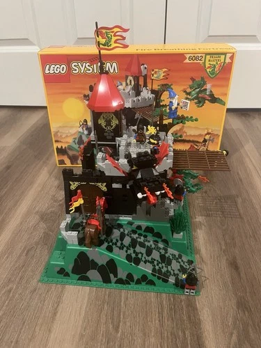 LEGO Castle Dragon Masters 6082 Fire Breathing Fortress Complete + Manual + Box