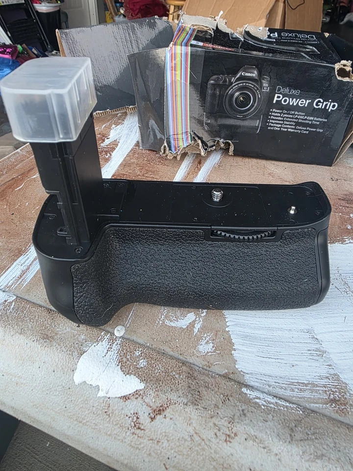 威达豪华动力电池手柄 VIV-PG-5DMIV 适用于佳能 EOS 5D Mark IV — 第 3/4 张图片