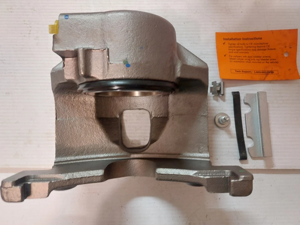 1971- 78 Chev C/G/K/P30, GMC C/G/K/P35, Rear Right Caliper FRC4087 Raybestos - Image 2 of 4
