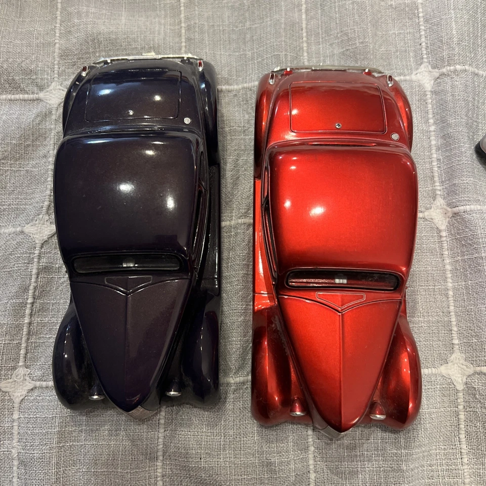 FUNLINE MUSCLE MACHINES FORD CPE STREET ROD 1/24 SCALE purple and red cars - Image 2 of 4