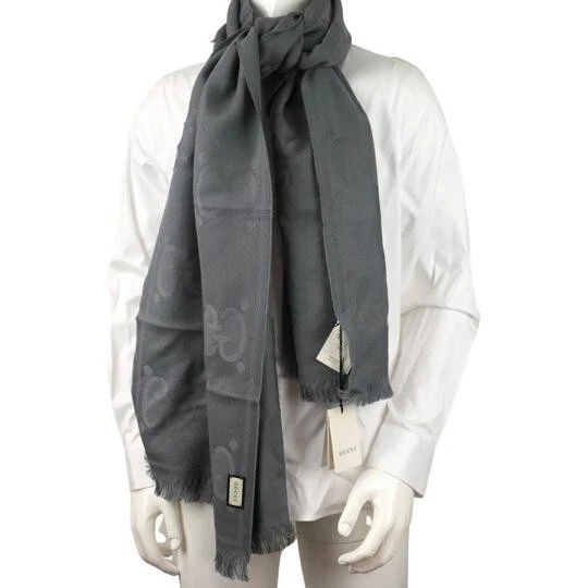 Gucci écharpe homme logo jacquard monogran GG franges bords gris 45x195cm