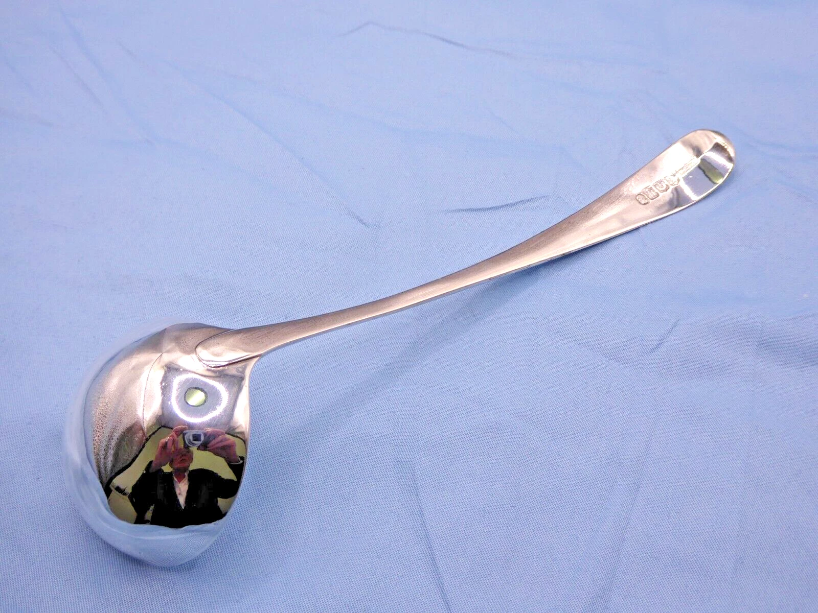 AN ANTIQUE STERLING SILVER OLD ENGLISH SAUCE LADLE,EDINBURGH 1806.