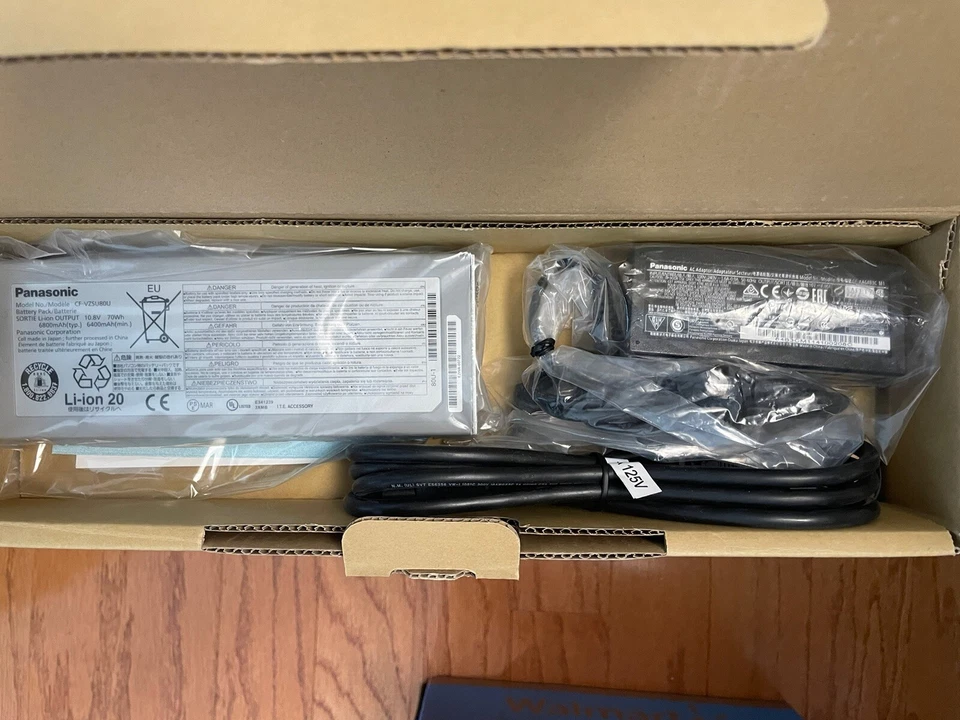 Panasonic Toughbook CF-C2CCAZXCM Convertible Laprtop Tablet PC WM7 Pro i5 VP New - Image 3 of 4