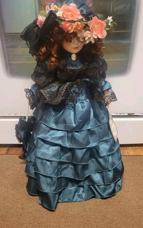 Bisque Porcelain Doll "Samantha" Queena Mint Jacqueline Collection Limited Ed. 