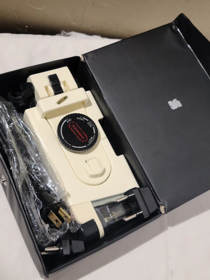 Vintage Portable Travel Atashi Tourist Mini Iron 120-240V-w/ Carry Case A-22 - Image 2 of 4