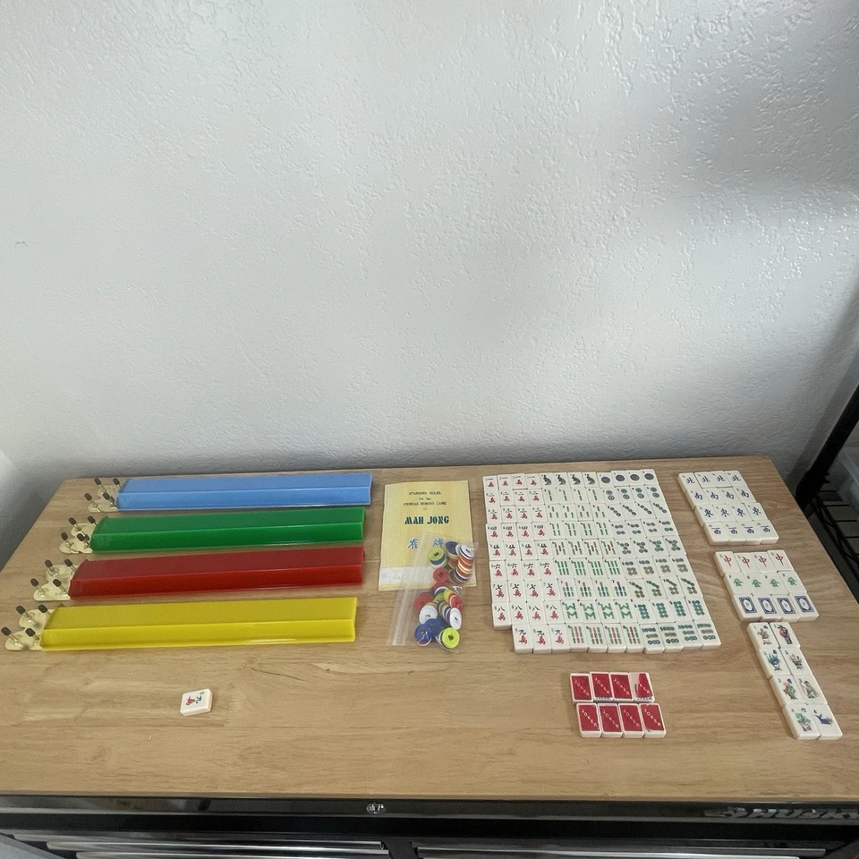 Mah jongg Maven 152 Bamboo & White Tiles Racks Chips World Map Case Manual - Image 2 of 4