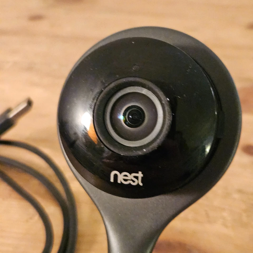 Nest Cam Indoor Security Camera A0005 1st Gen (Works/Read) - Image 2 of 4
