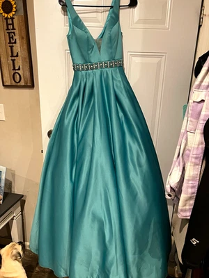 burgundy prom dresses for sale Tulle A-line Cross Back With Thigh Slit, Formal Dress, MP649 m_all:Dress Shoes size:MEDIUM Satin Color @thesherylleeralph hit the red